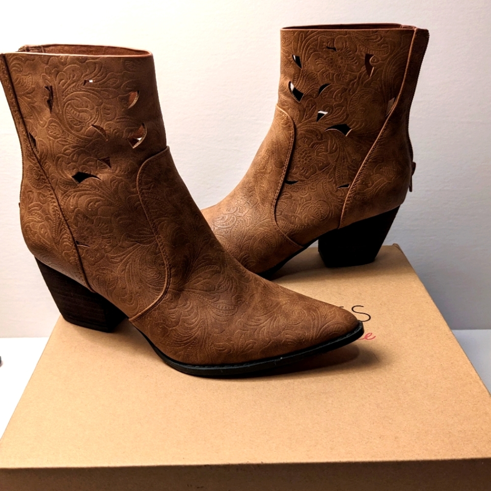 Coconuts by Matisse Western Style Boot